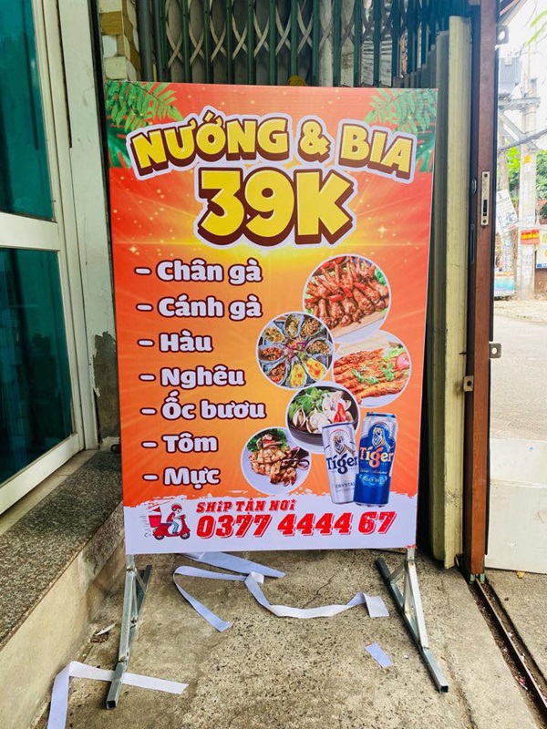 in standee quận 8