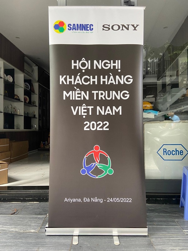 in standee cuốn in standee cuốn