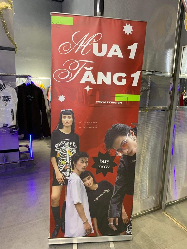 standee sản phẩm