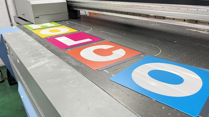 in uv trên mica in uv trên mica