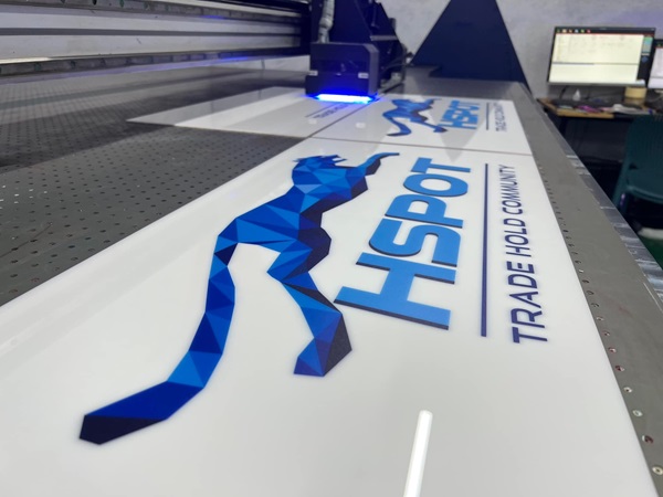 in uv mica in uv mica